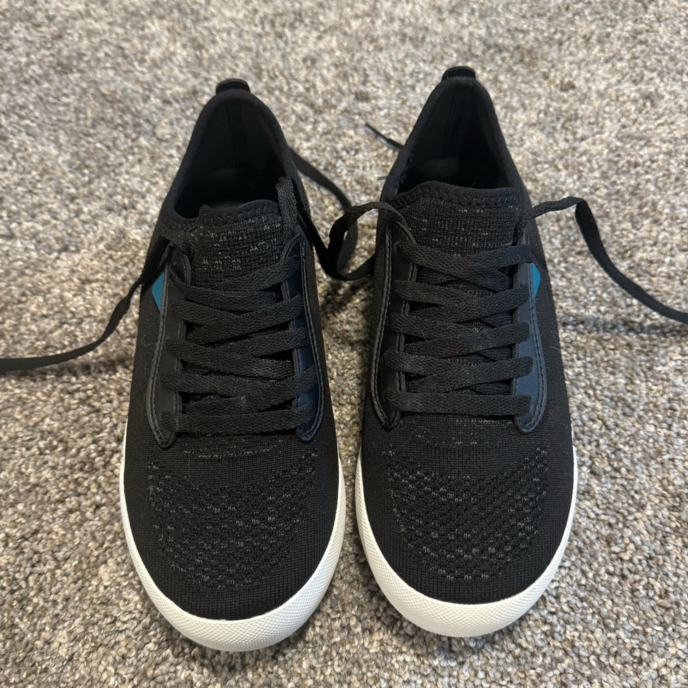 Vessi Women’s Weekend Shoes Size 6